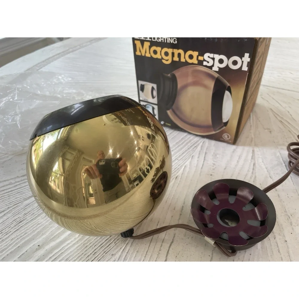 MCM Vintage 1960s Magna-spot Eyeball lamp: Space age Design in Solid Brass, Rare